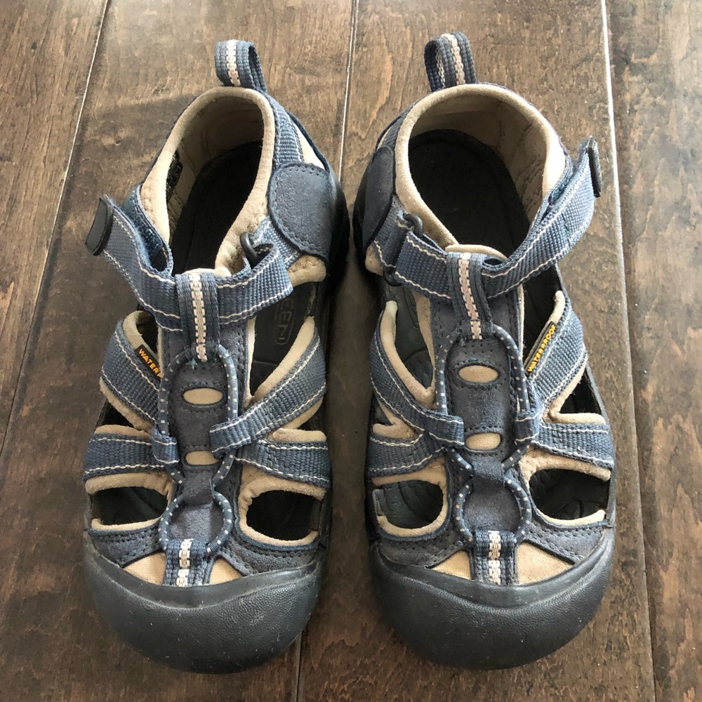 Keens kid shoe
